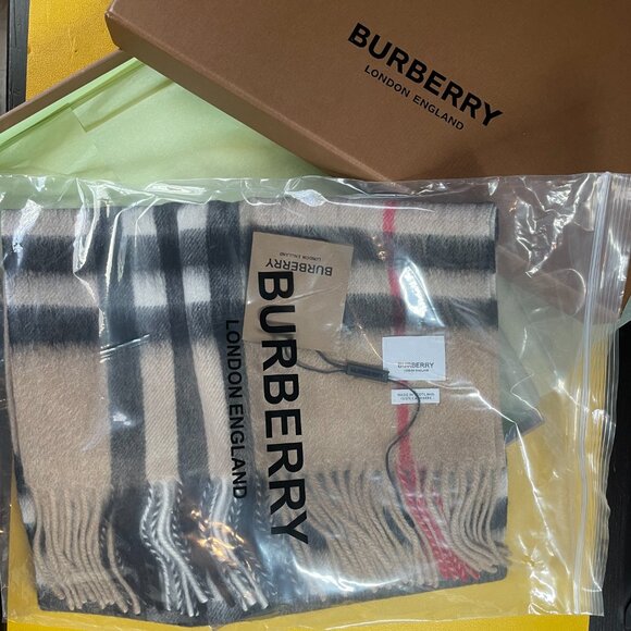New Burberry Check Cashmere Scarf | Archive Beige - Picture 3 of 4